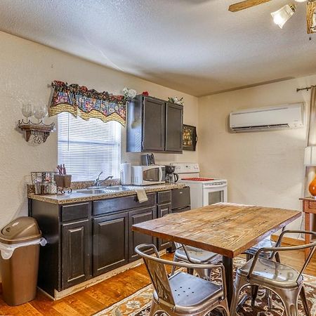The Olive @ Mendelbaum Winery Guest Cabins Hotel Fredericksburg Esterno foto