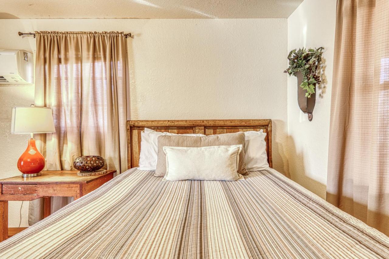 The Olive @ Mendelbaum Winery Guest Cabins Hotel Fredericksburg Esterno foto