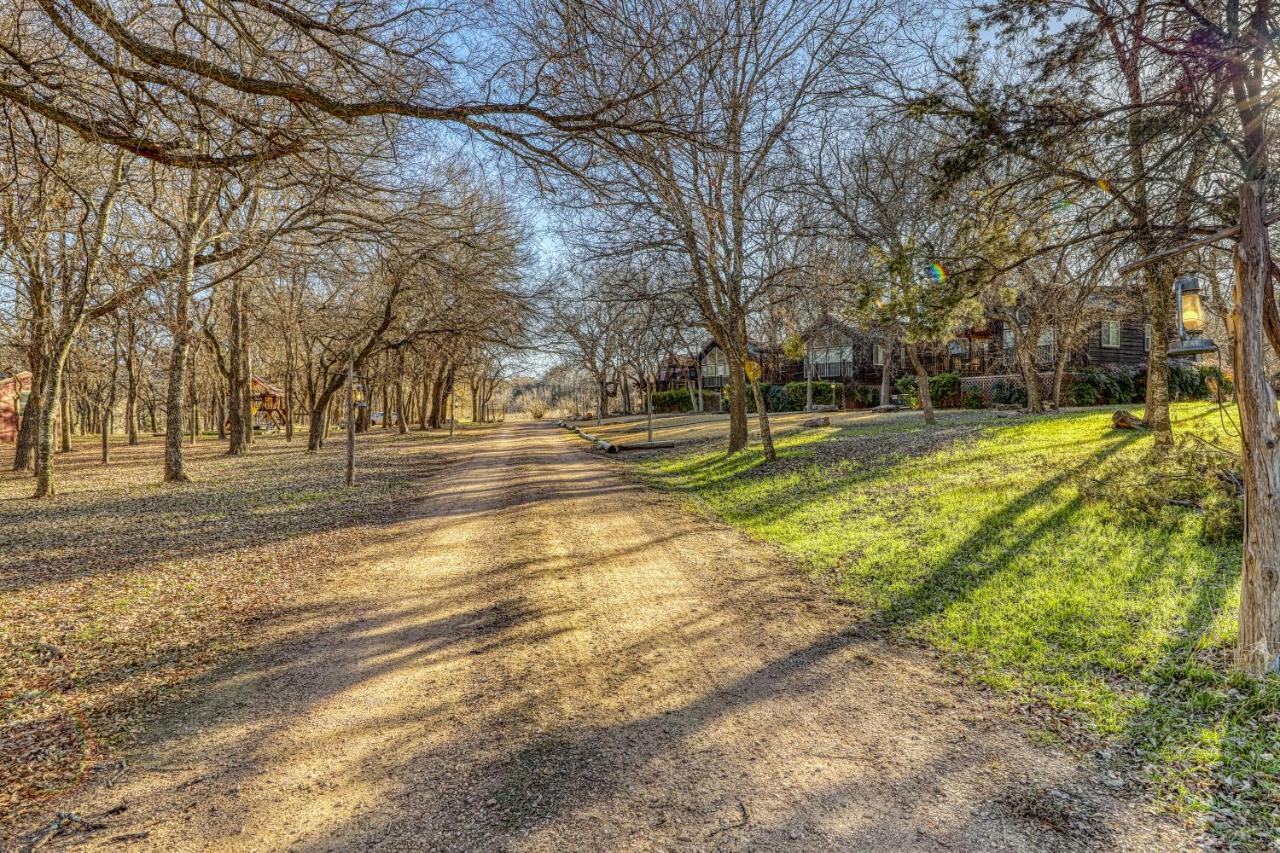The Olive @ Mendelbaum Winery Guest Cabins Hotel Fredericksburg Esterno foto