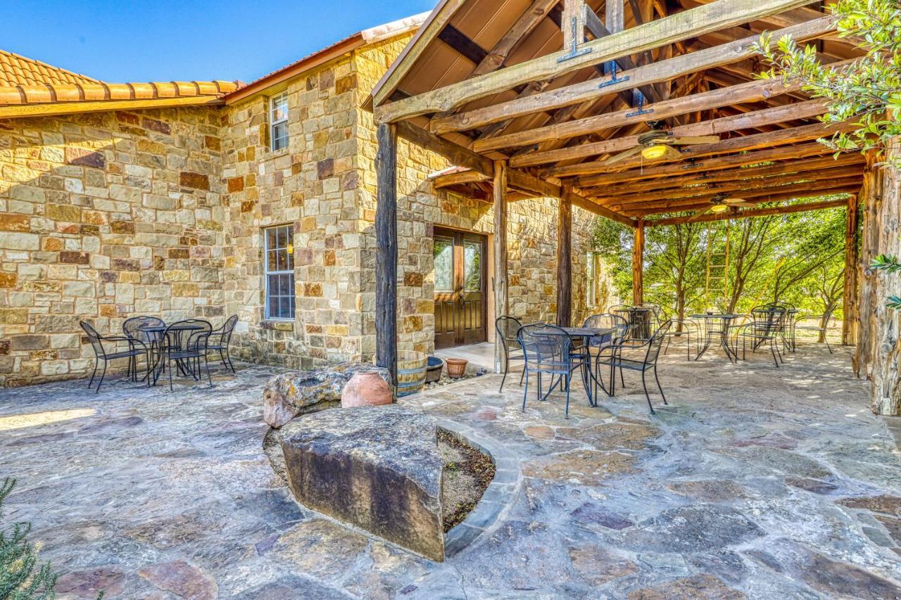 The Olive @ Mendelbaum Winery Guest Cabins Hotel Fredericksburg Esterno foto