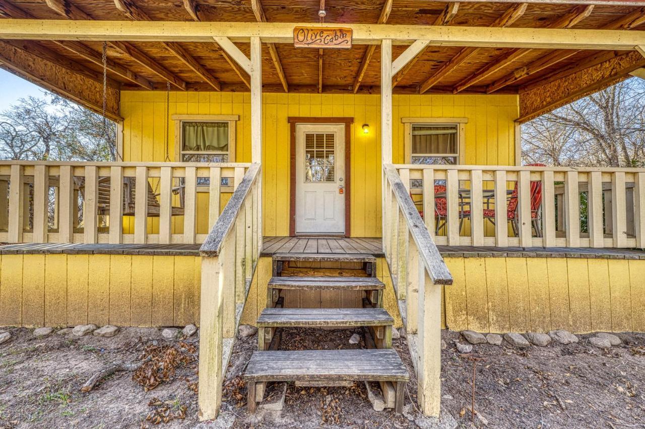 The Olive @ Mendelbaum Winery Guest Cabins Hotel Fredericksburg Esterno foto